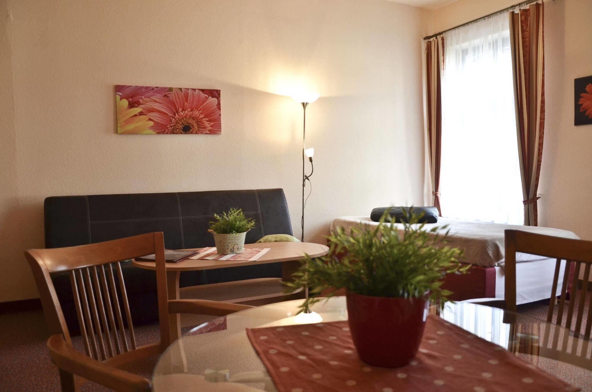 Paradies Hotel 3*