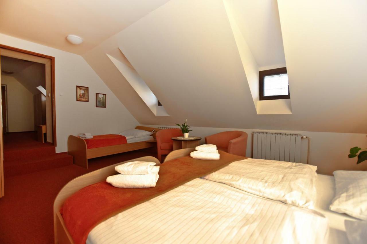 Paradies Hotel 3*